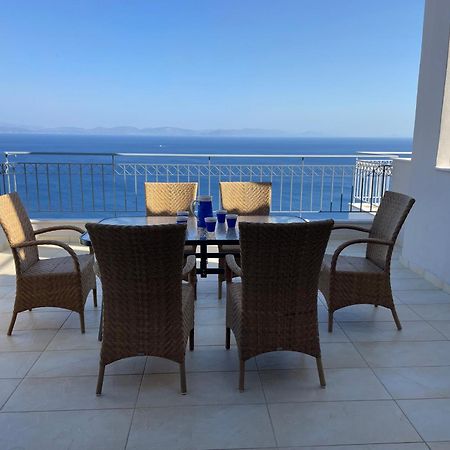 Akoumaros Breeze Villa Гитио Екстериор снимка