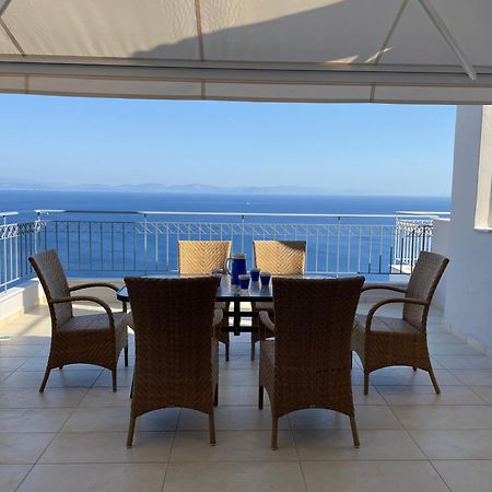 Akoumaros Breeze Villa Гитио Екстериор снимка