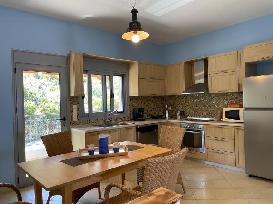 Akoumaros Breeze Villa Гитио Екстериор снимка