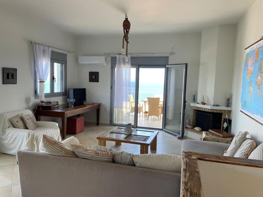 Akoumaros Breeze Villa Гитио Екстериор снимка